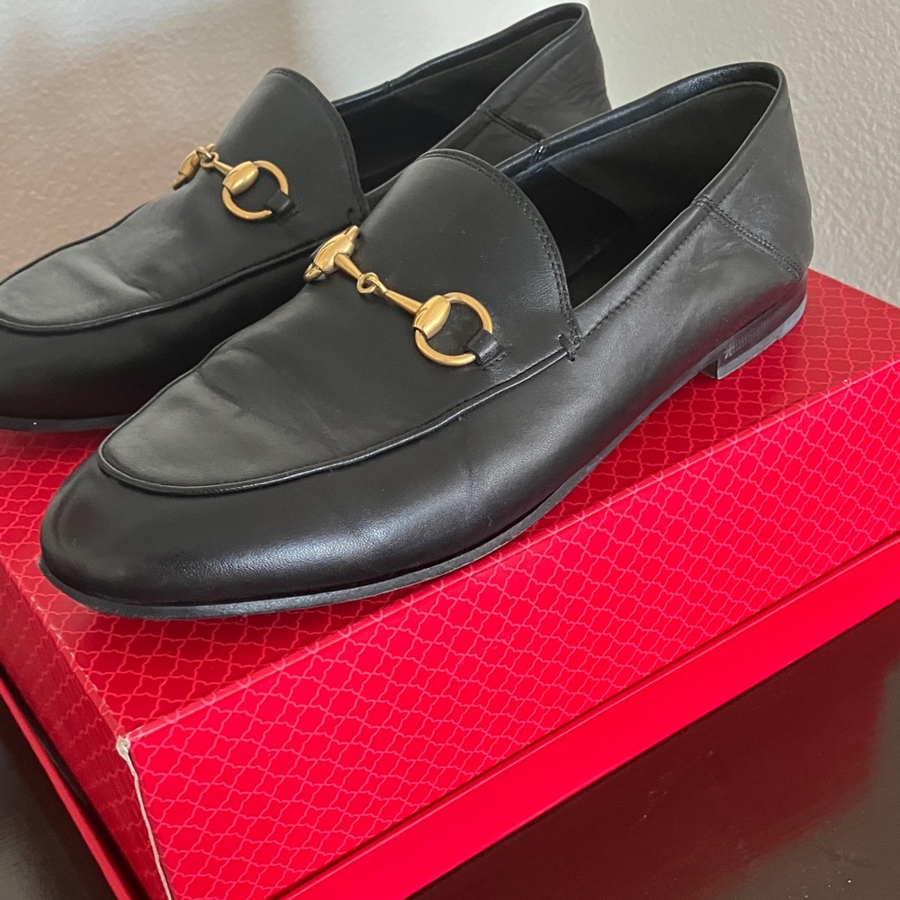 Ladies Gucci Black Loafers with Gold Accent - Picture 4 of 7